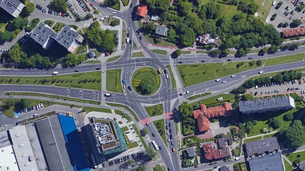 signalized roundabout krakow